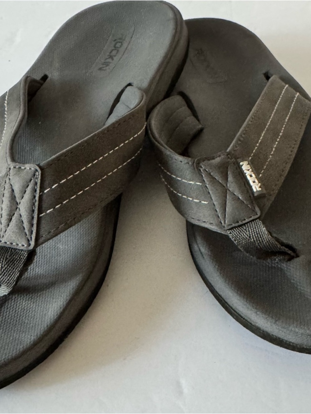 Rockin Men's Size 10 Comfortable Gray Thong Leather Sandal Flip Flops